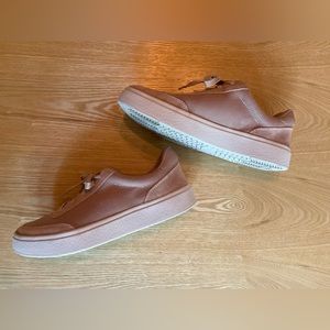 KIZIK Woman’s Prague - Mauve Color - size 9.5W